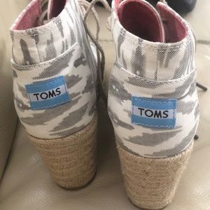 Brand new toms SOLD